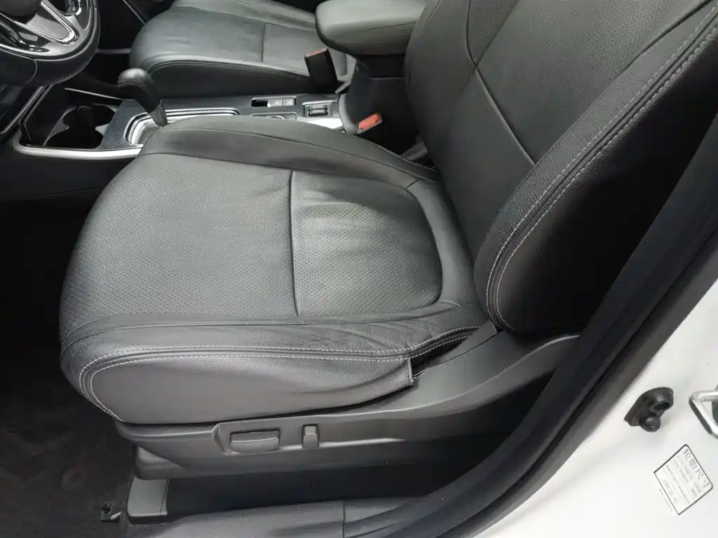 Mitsubishi Outlander 2018 2.4L 4WD Luxury Edition 7-seater фото 20