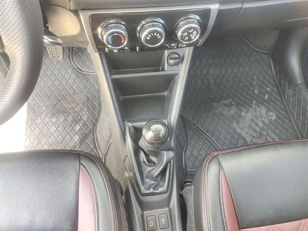 Toyota Vios FS 2017 1.3L Manual Pioneer Edition фото 14