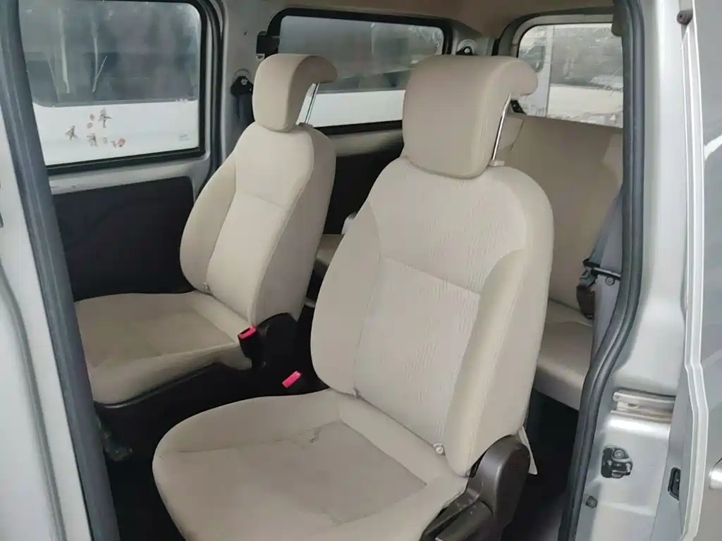 Wuling Motors Wuling Rongguang V 2017 2016 1.5L Standard