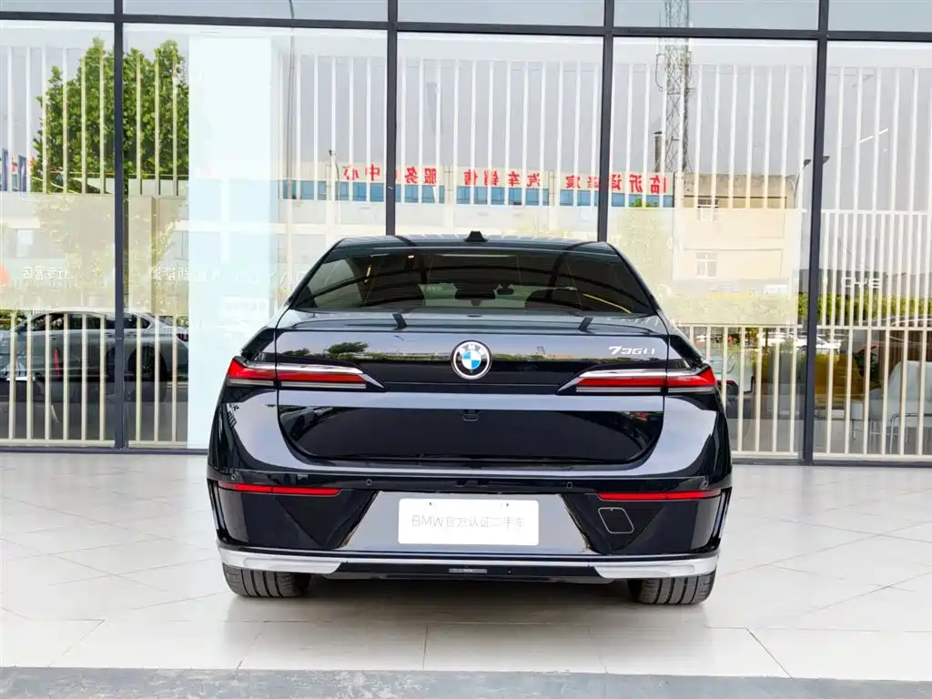 BMW 7 Series 2023 Model 735Li Luxury Package фото 6