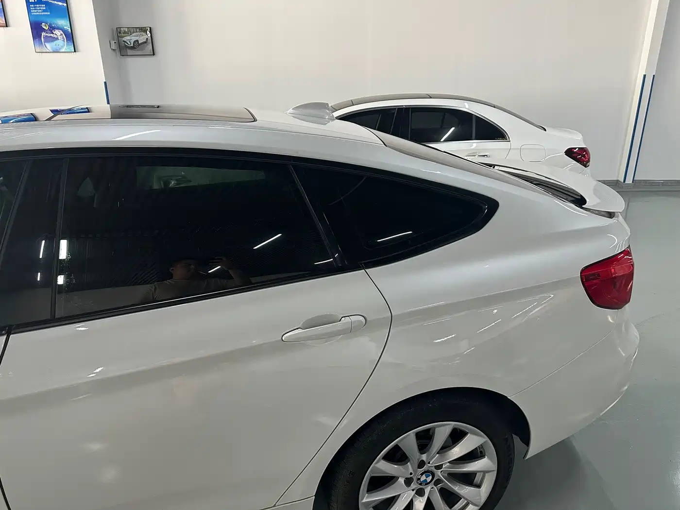 BMW 3 Series GT 2018 320i Fashion фото 10