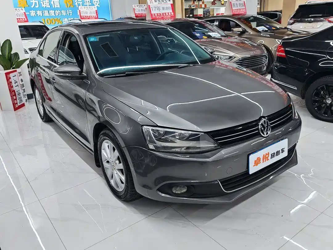 Volkswagen Sagitar 2012 1.6L Automatic Comfort Type
