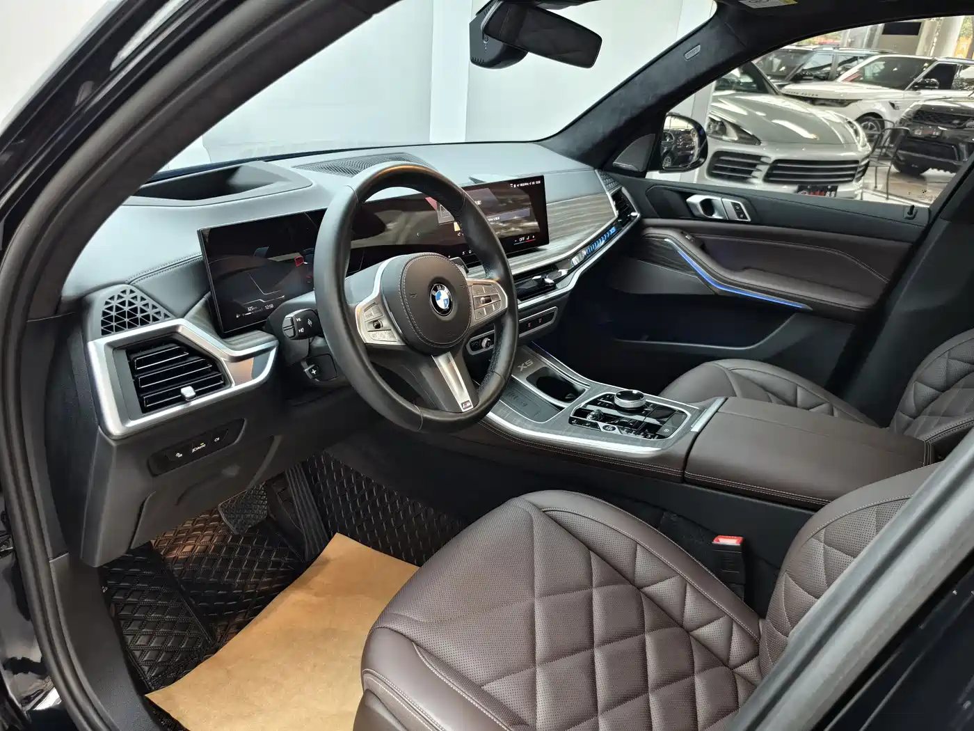 BMW X5 2023 xDrive 40Li M Sport Black Night Package фото 5