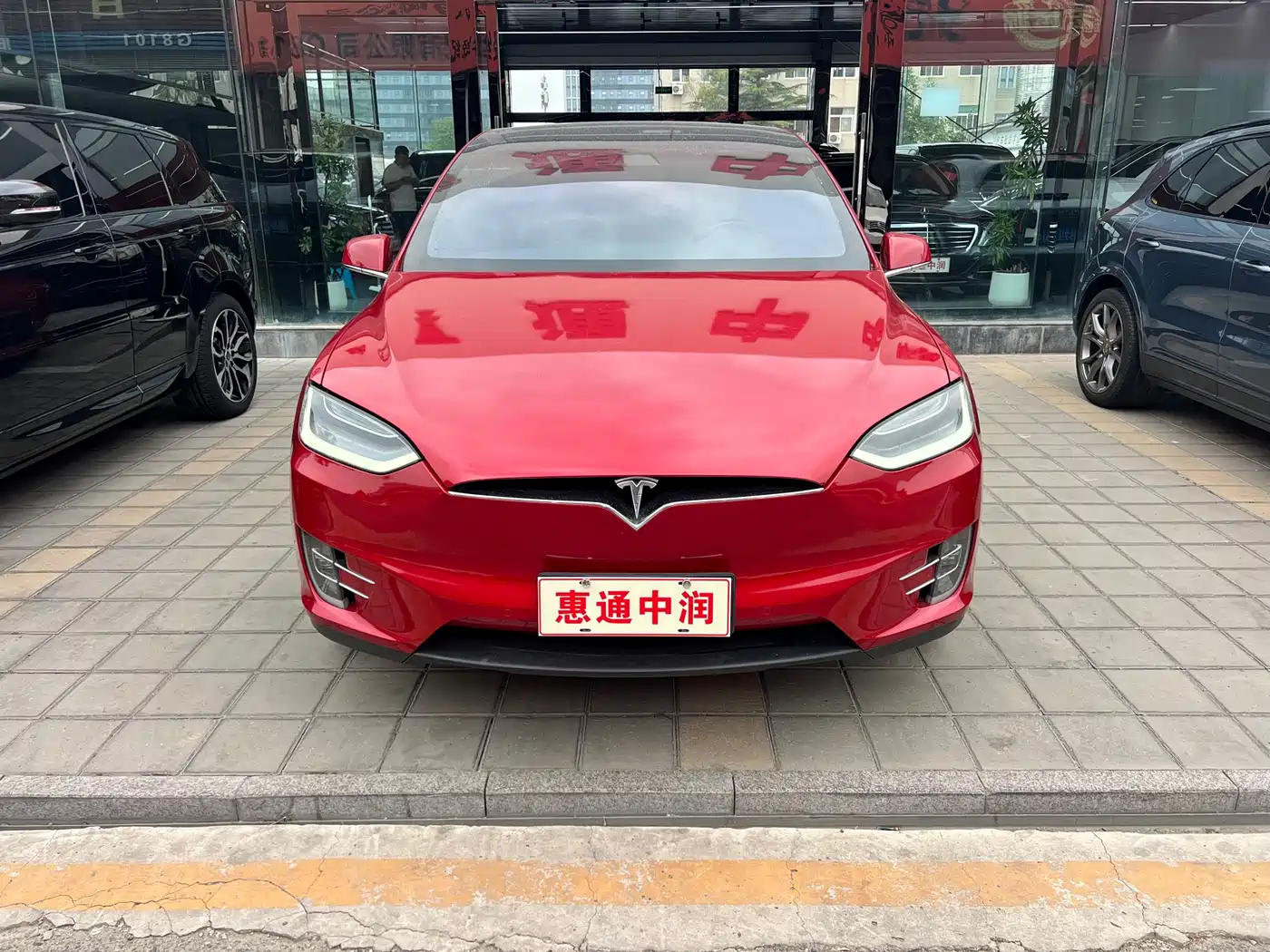 TESLA MODEL X