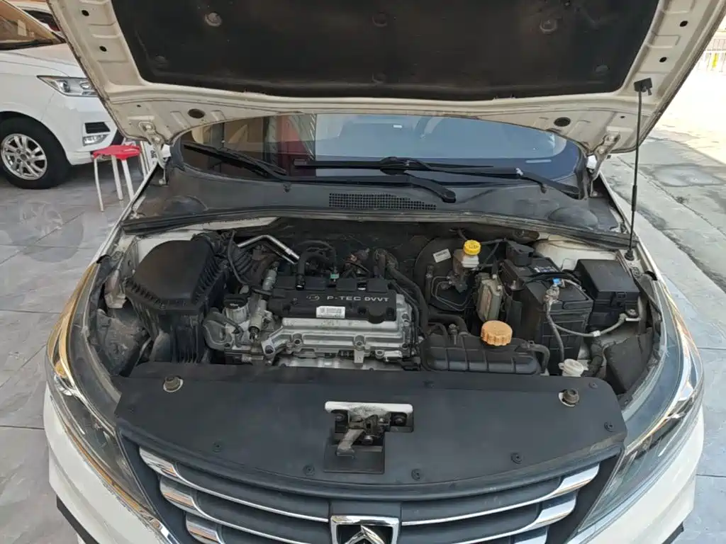 Baojun 310W 2018 2017 1.5L Manual Fashion Edition (China V)