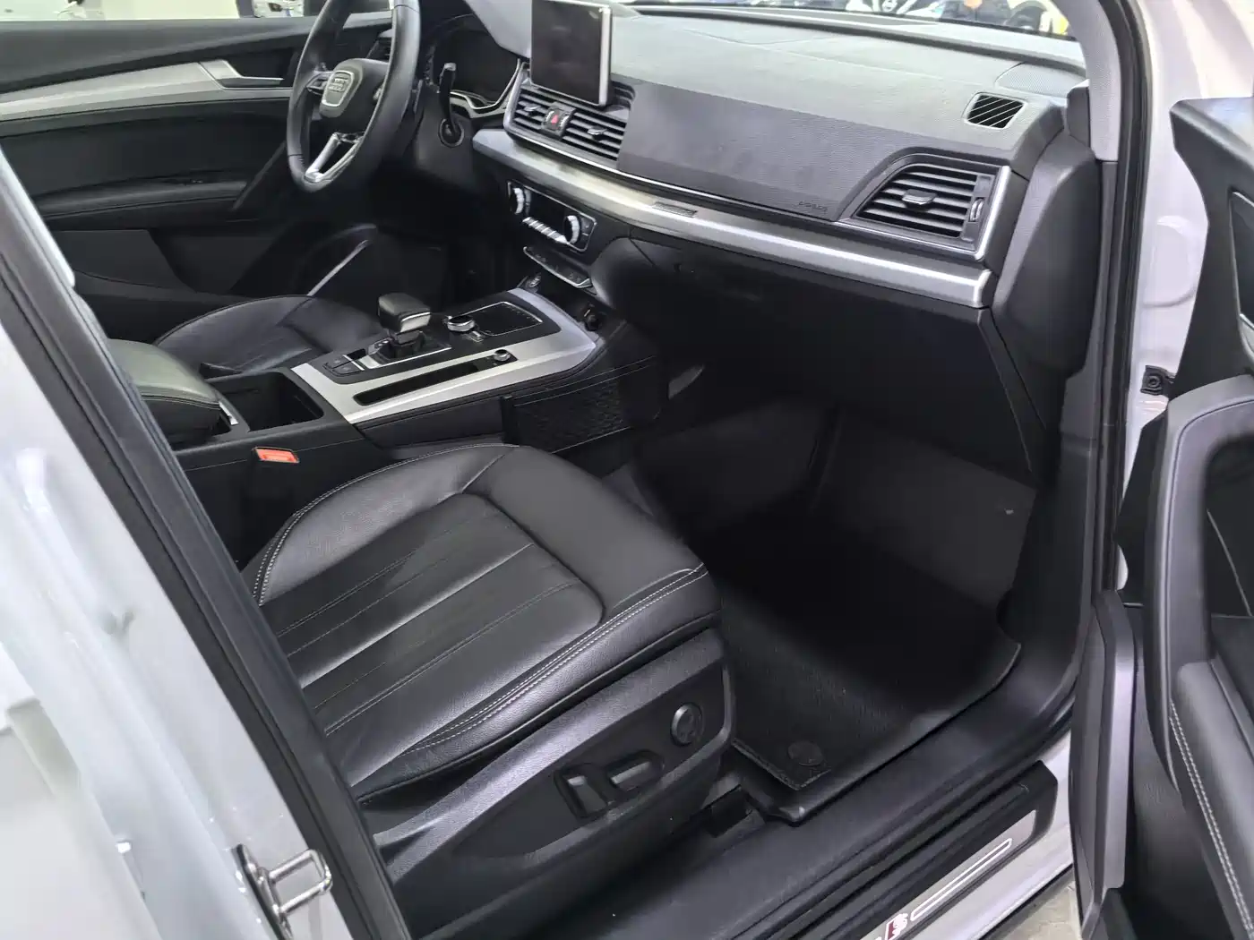 Audi Q5L 2020 40 TFSI Prestige Fashion фото 12