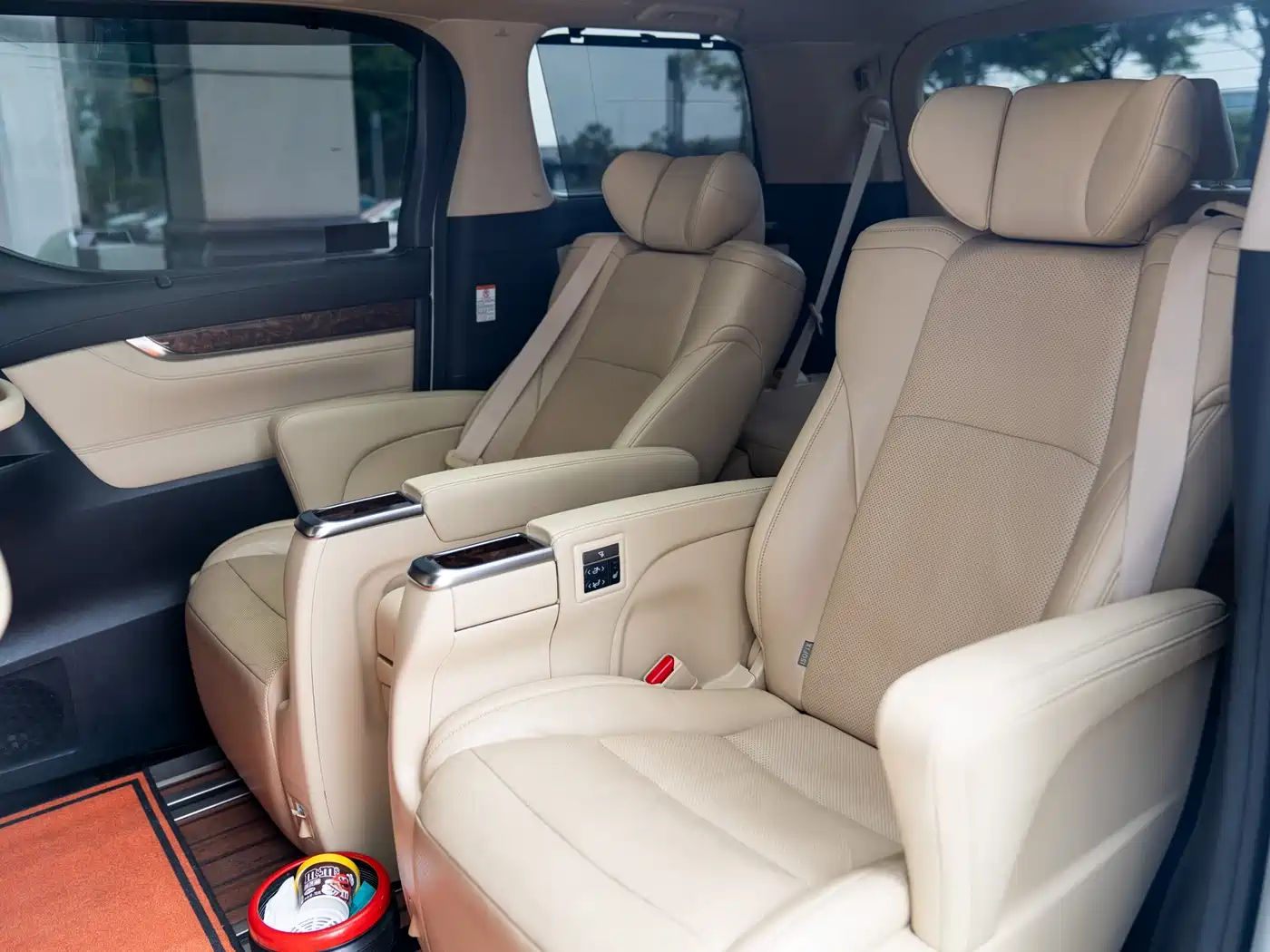 Toyota Alphard 2020 Hybrid 2.5L Luxury Edition фото 16