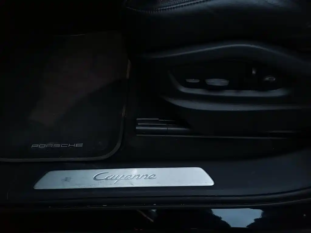 Porsche Cayenne New Energy 2023 Cayenne E-Hybrid 2.0T фото 2