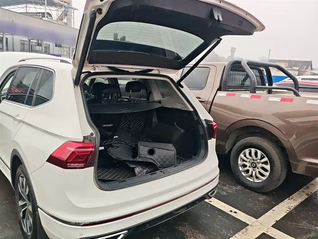 Volkswagen Tiguan L 2022 330TSI Auto 2WD R-Line Premium Edition фото 19