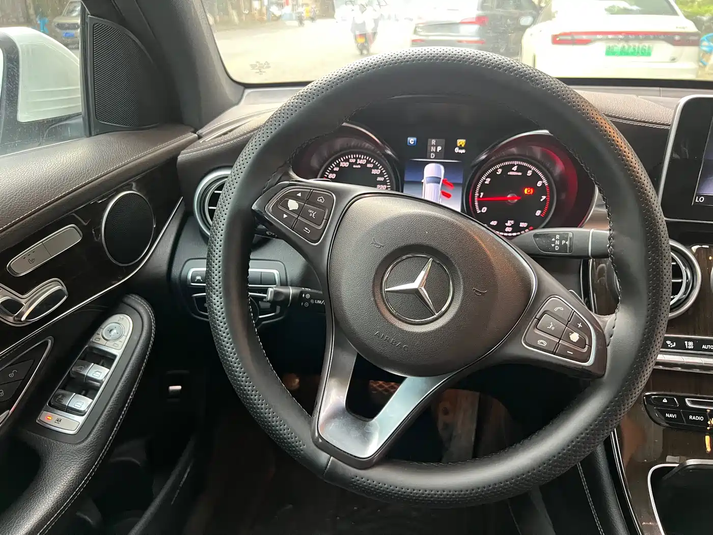 Mercedes-Benz GLC 2018 Facelift GLC 260 4MATIC Luxury фото 26