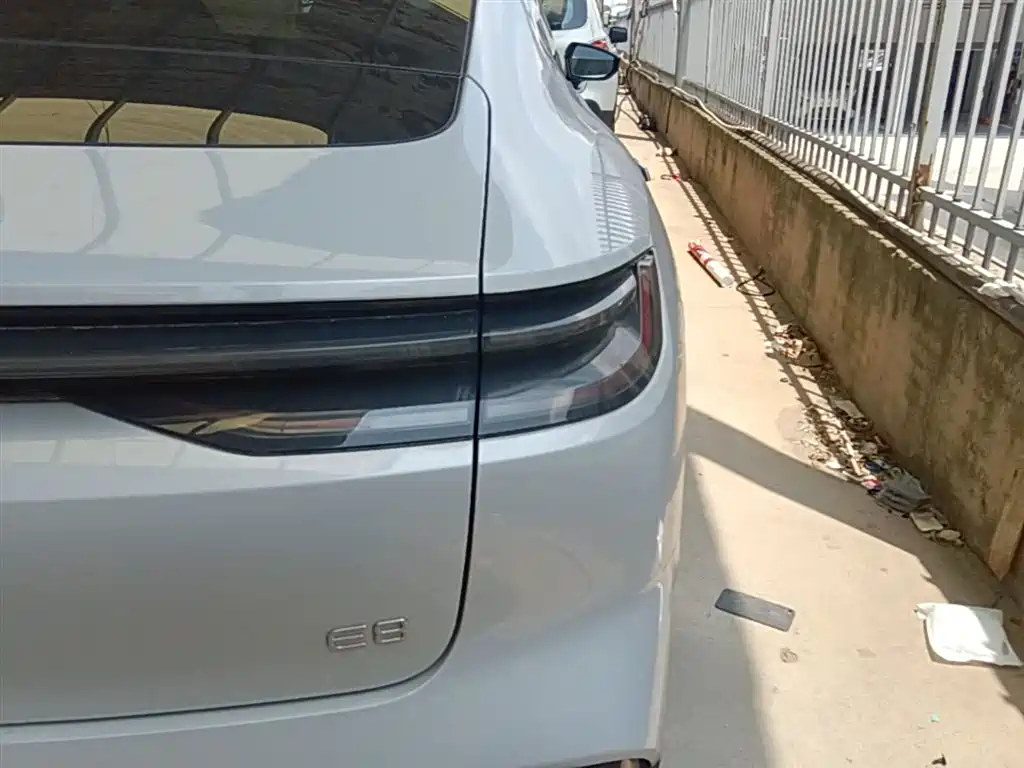 Geely Galaxy Galaxy E8 2024 665km RWD Starship Voyager Edition фото 8