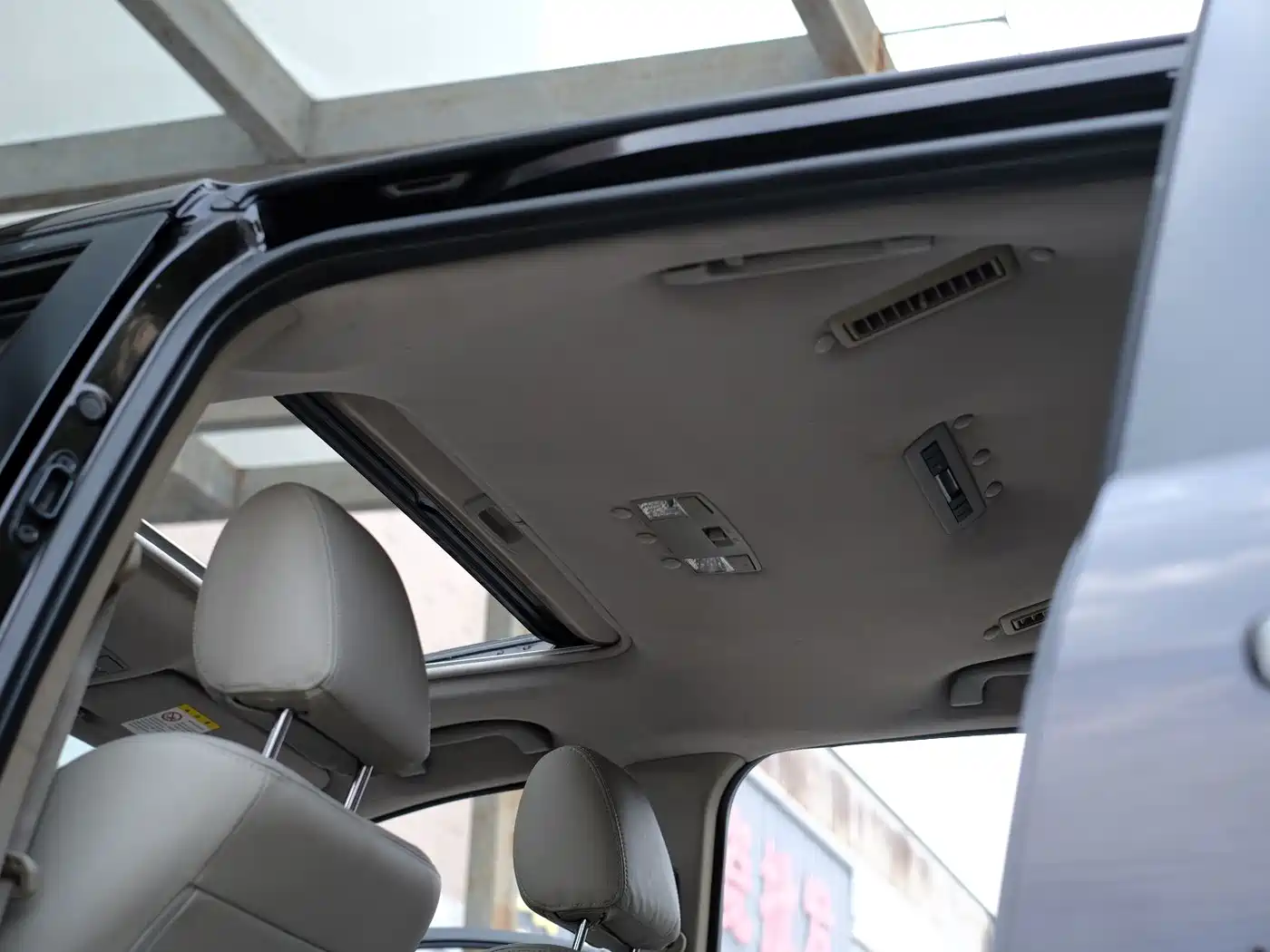 Mazda 8 2012 2011 Model 2.3L Premium Edition