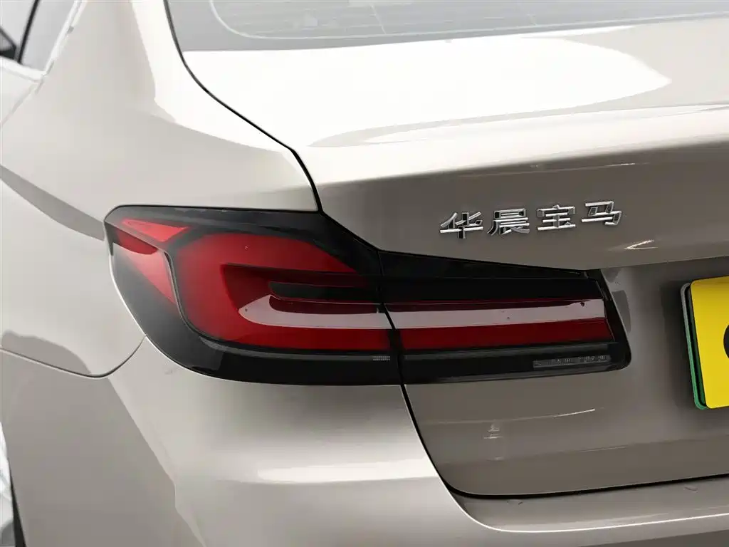 BMW 5 Series New Energy 2021 535Le Luxury Package фото 8
