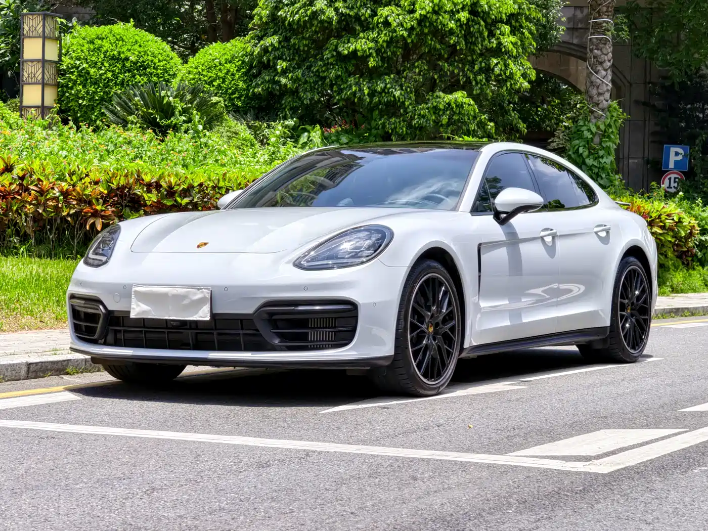 Porsche Panamera 2023 Facelift Panamera 2.9T Platinum Edition
