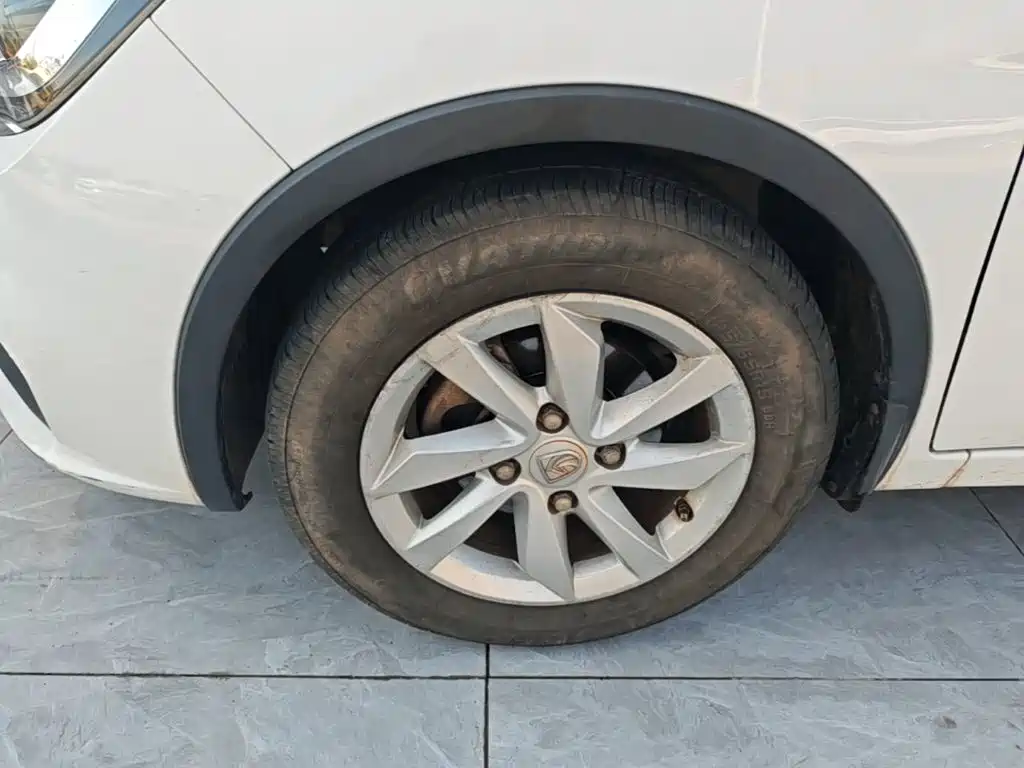 Baojun 310W 2018 2017 1.5L Manual Fashion Edition (China V)