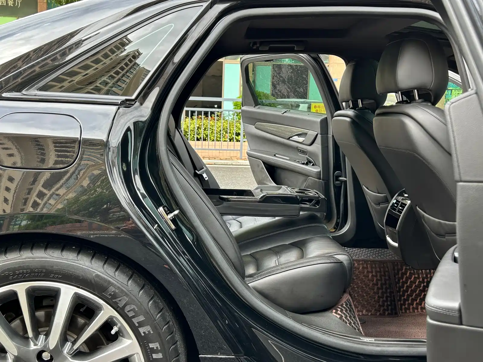 Фото 13 - Cadillac CT6