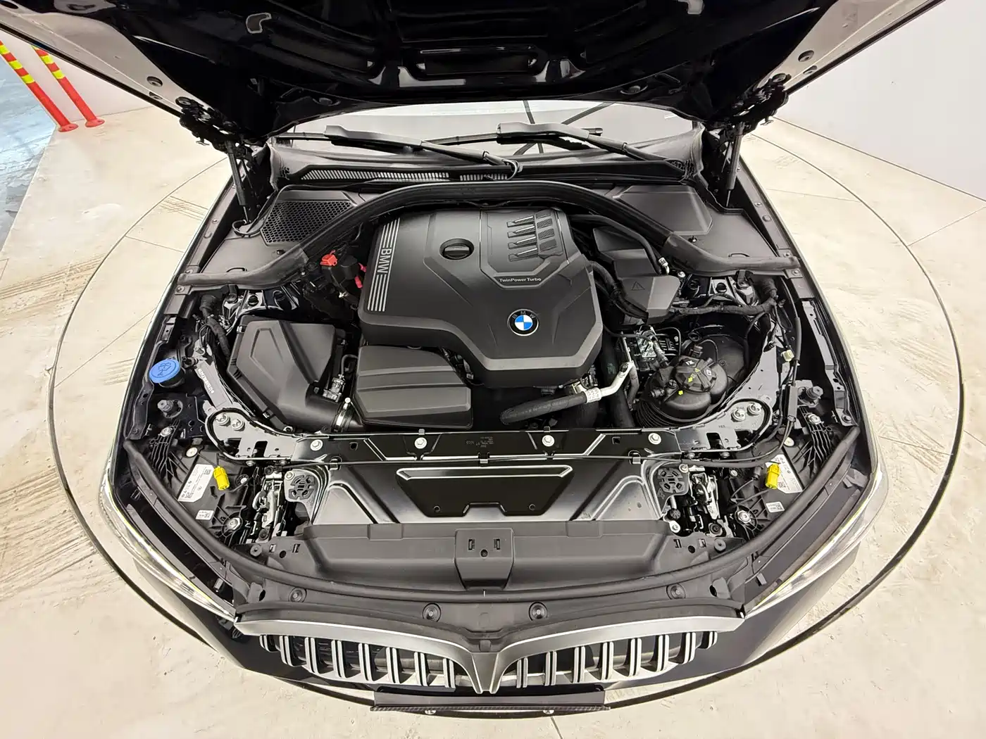 BMW 3 Series 2023 320Li M Sport Package фото 8