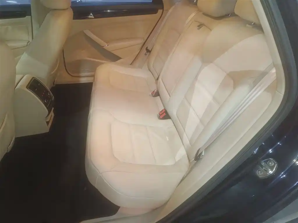 Volkswagen Passat 2013 1.8TSI DSG Zunrong фото 17