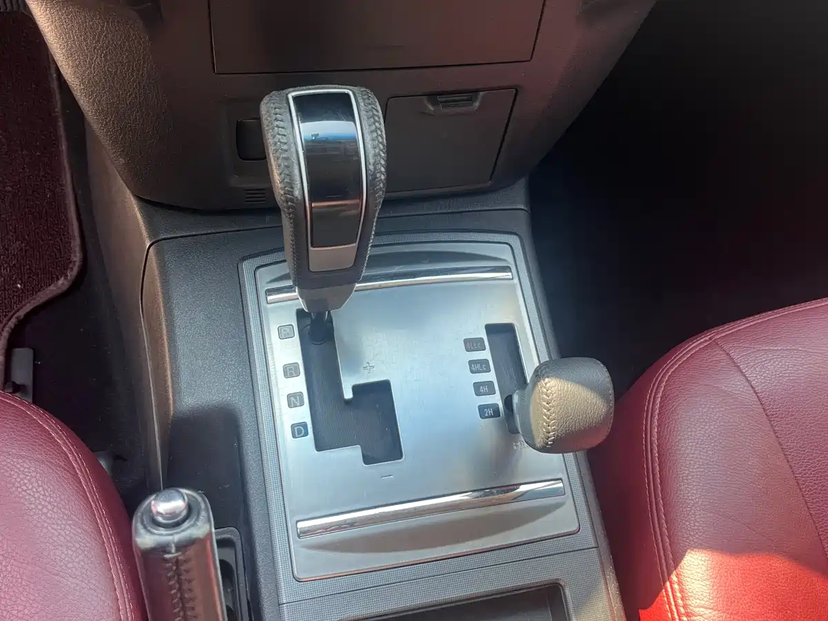 Mitsubishi Pajero (Import) 2016 3.0L Automatic Standard (China V) фото 7