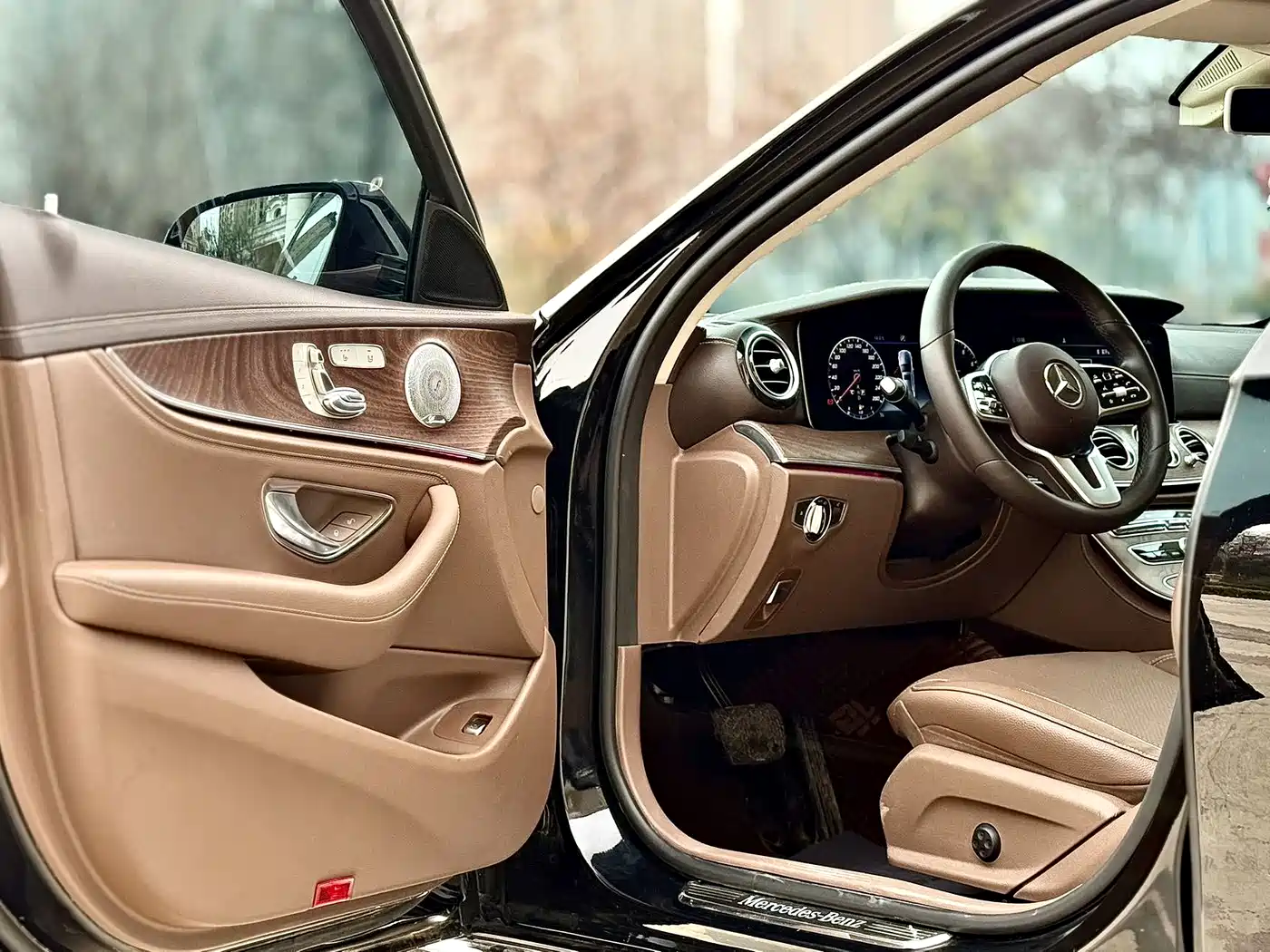 Mercedes-Benz E-Class 2020 E 300 L Luxury Model фото 9