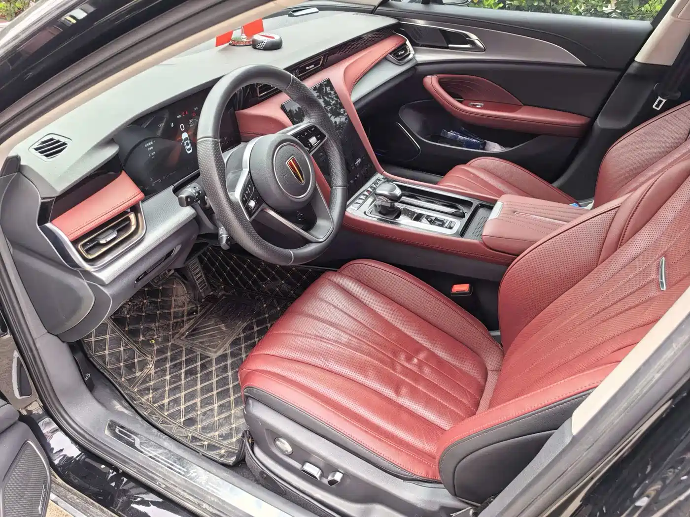 Hongqi H5 2024 2.0T Automatic Smart Connect Flag Smooth Edition фото 4