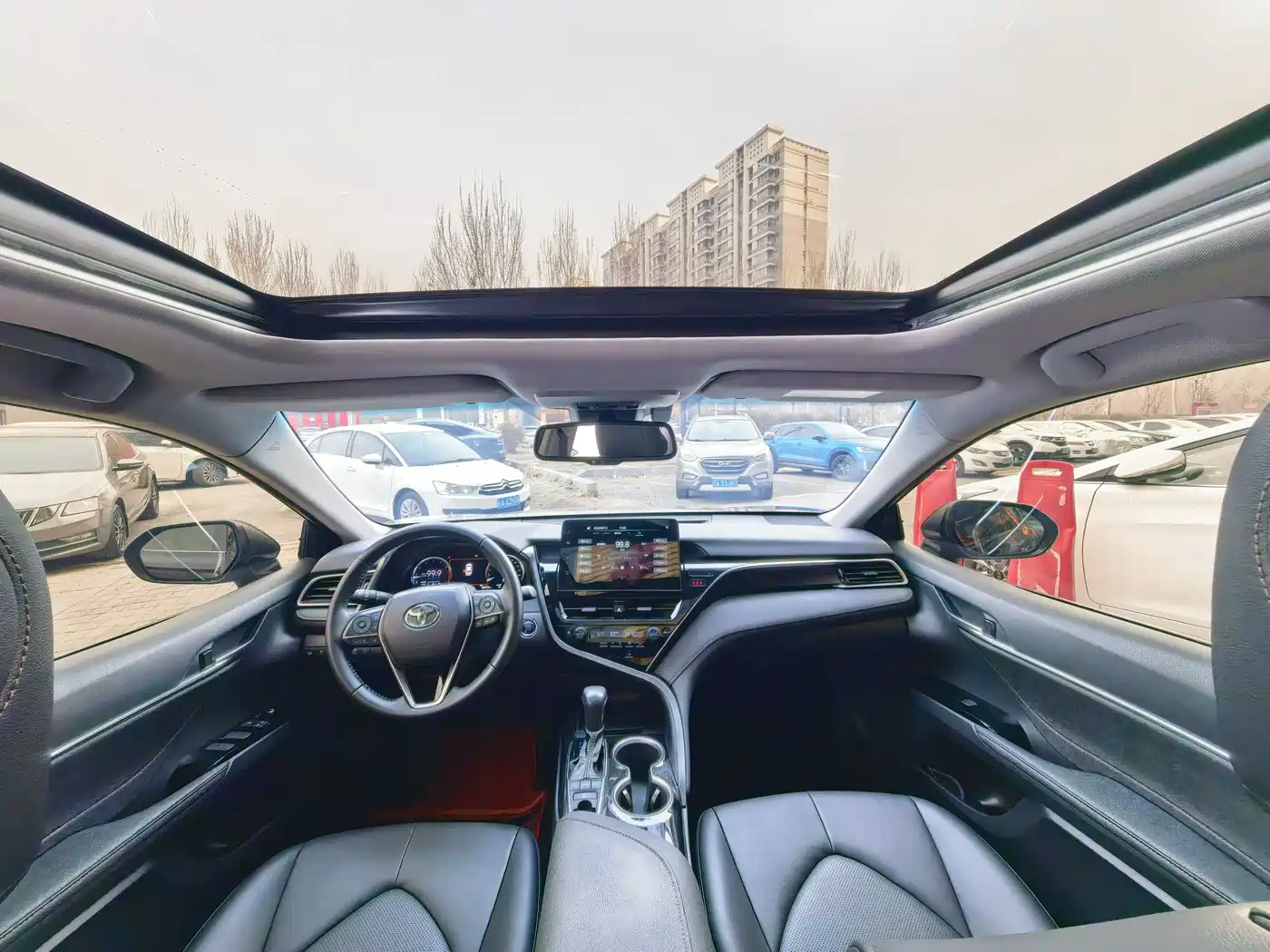 Toyota Camry 2023 2.5G Luxury Edition фото 14