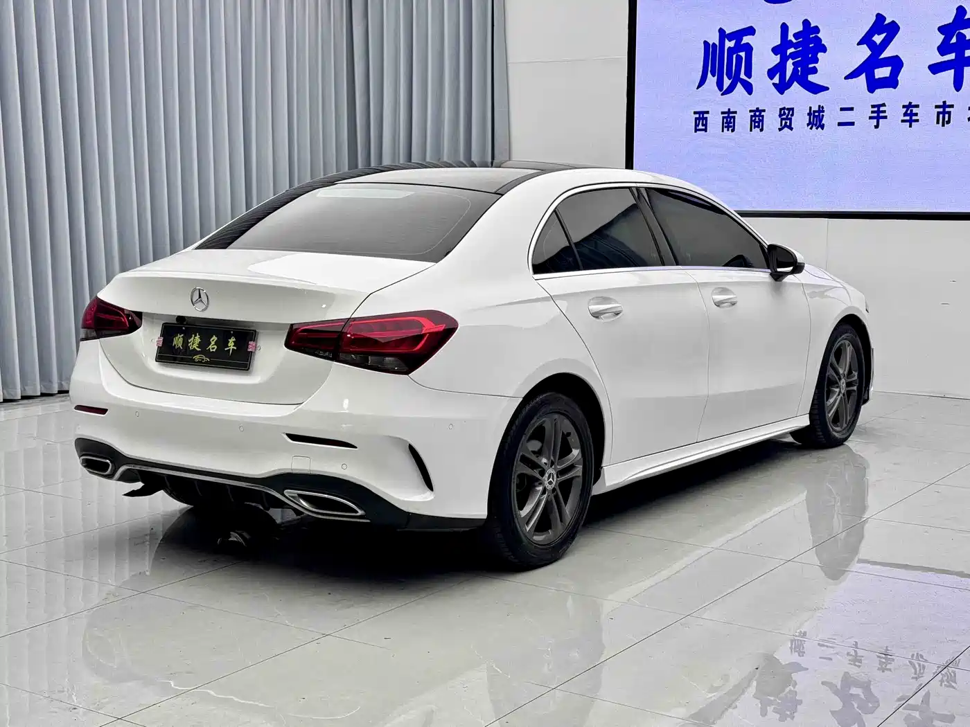 Mercedes-Benz A-Class 2019 A 180 L Sport Sedan фото 15