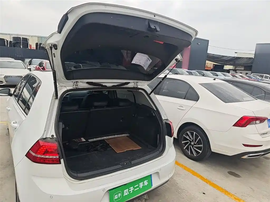 Volkswagen Golf 2016 230TSI Automatic Comfort фото 19