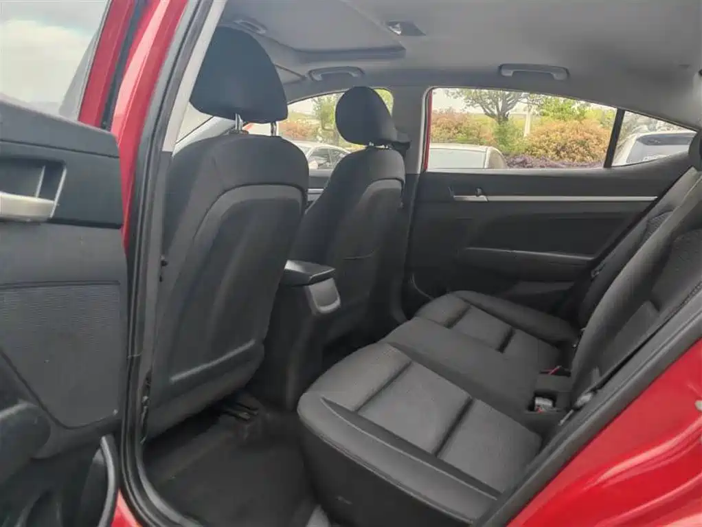 Hyundai Elantra 2016 Model 1.6L Automatic Smart Elite фото 6