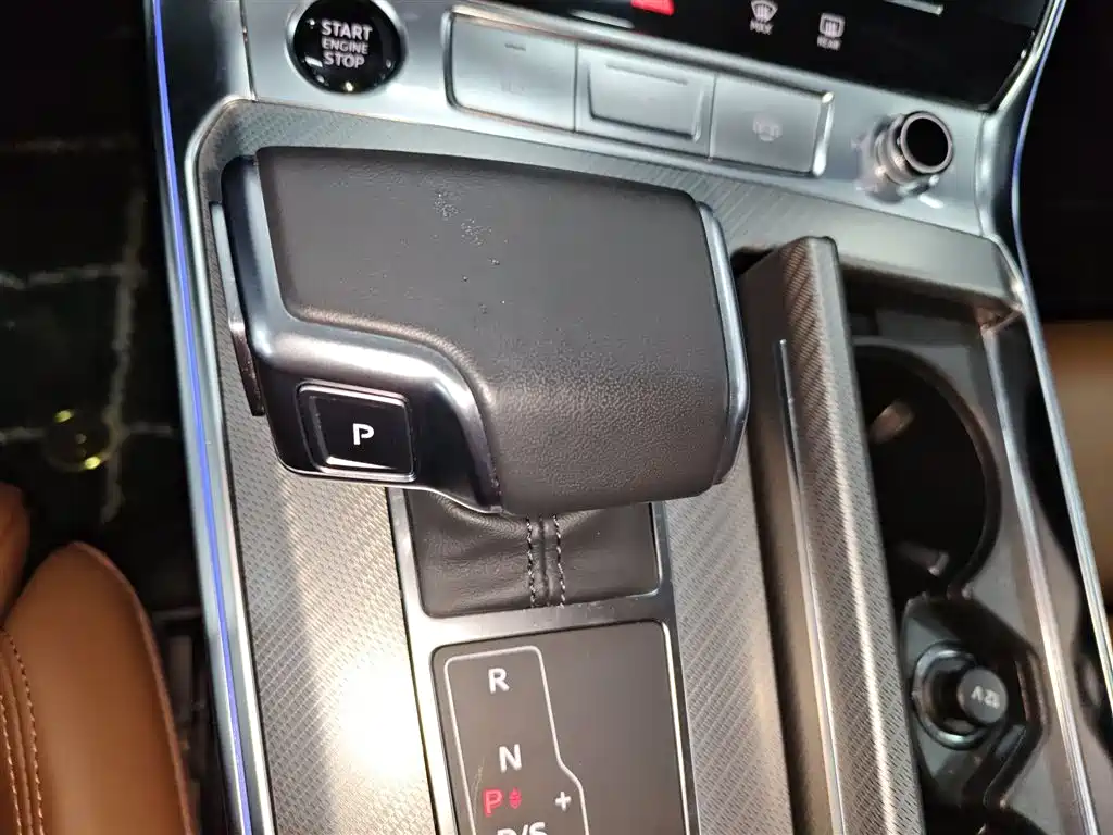 Audi A7 2023 Model 45 TFSI Premium Selection Edition фото 10