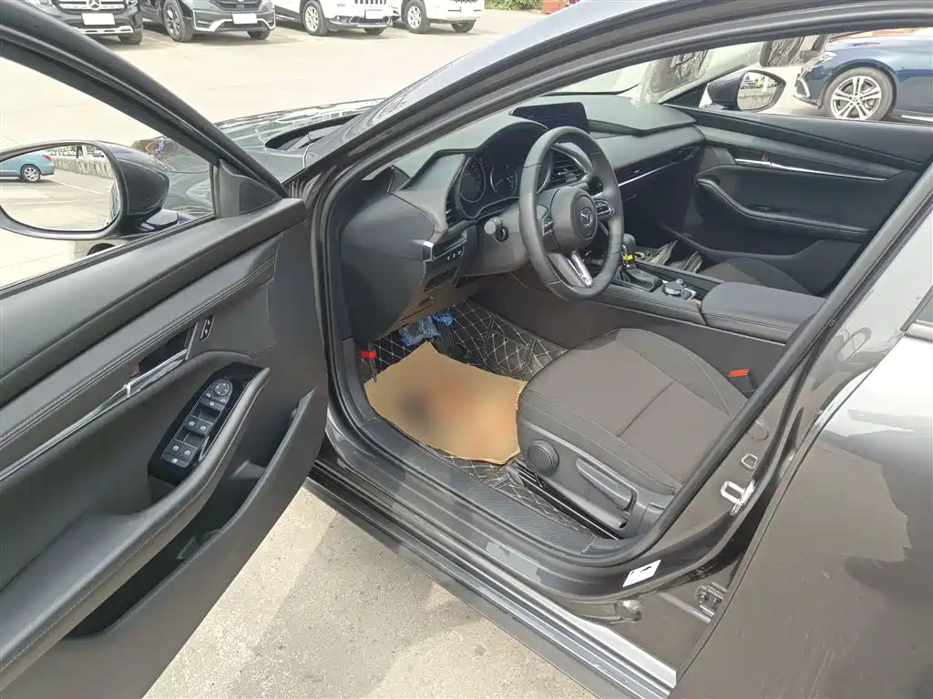MAZDA 3 ANGKESAILA