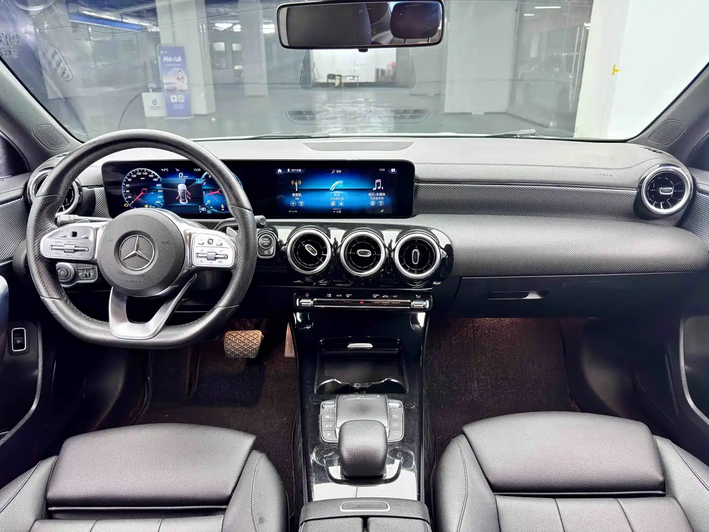 Mercedes-Benz A-Class 2019 A 180 L Sport Sedan фото 18