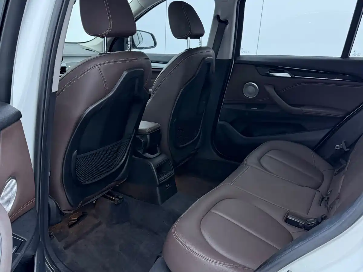 BMW X1 2022 sDrive20Li Fashion фото 13