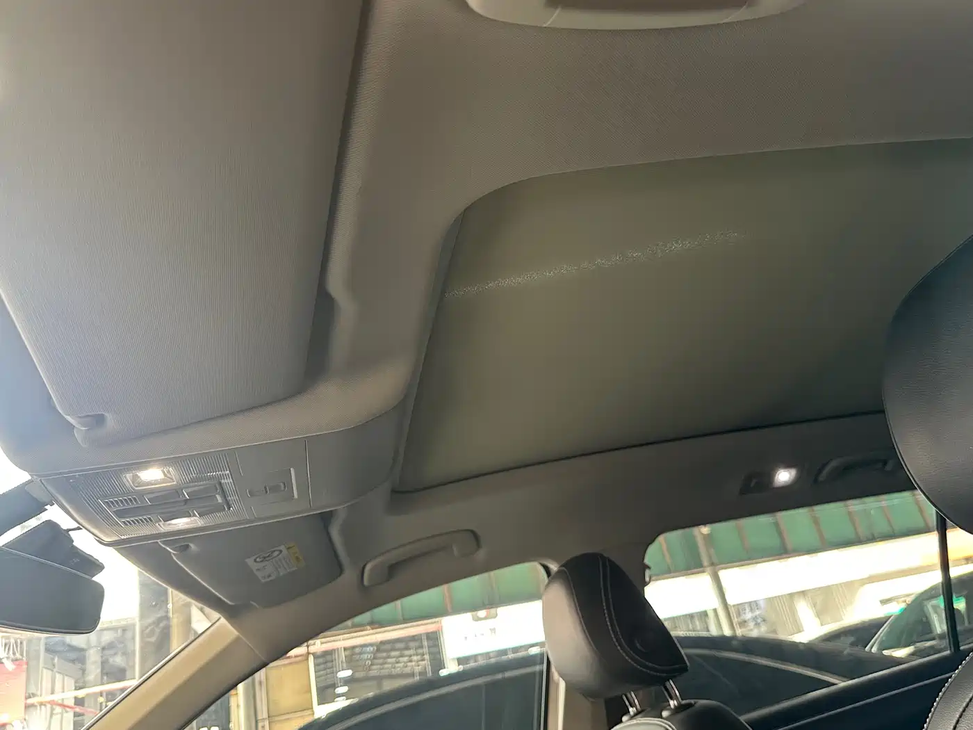 Volkswagen Tiguan L 2021 330TSI Automatic 2WD R-Line Premium фото 13