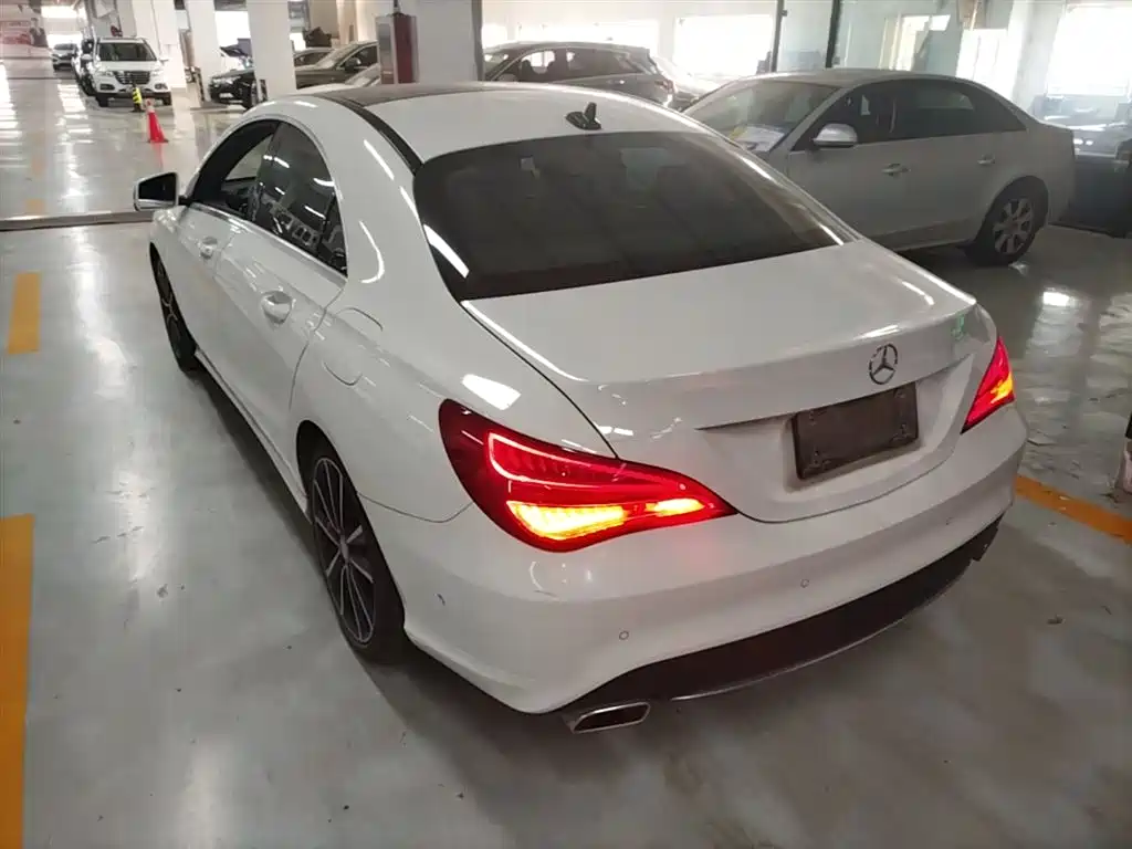 Mercedes-Benz CLA (Import) 2016 CLA 200 Fashion фото 5