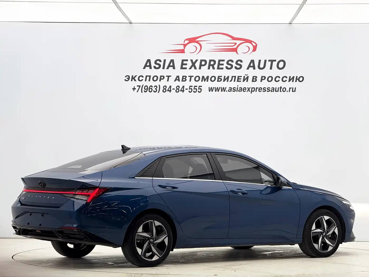 Hyundai Elantra 2022 1.5L CVT LUX Premium Edition фото 4