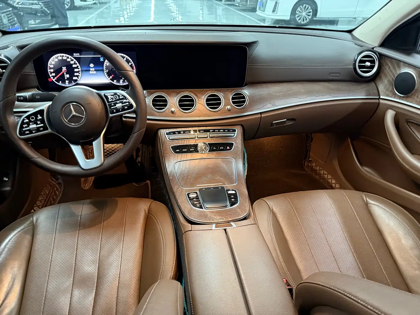 Mercedes-Benz E-Class 2018 E 300 L Luxury фото 12