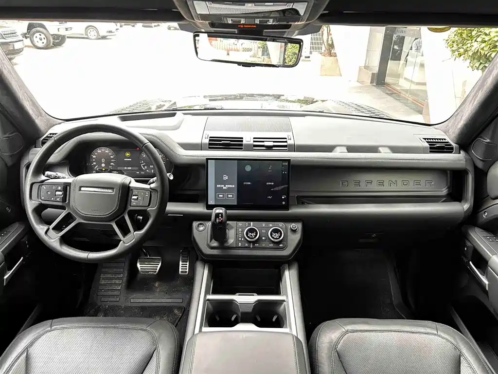 Land Rover Defender 2025 110 3.0T P400 X фото 7