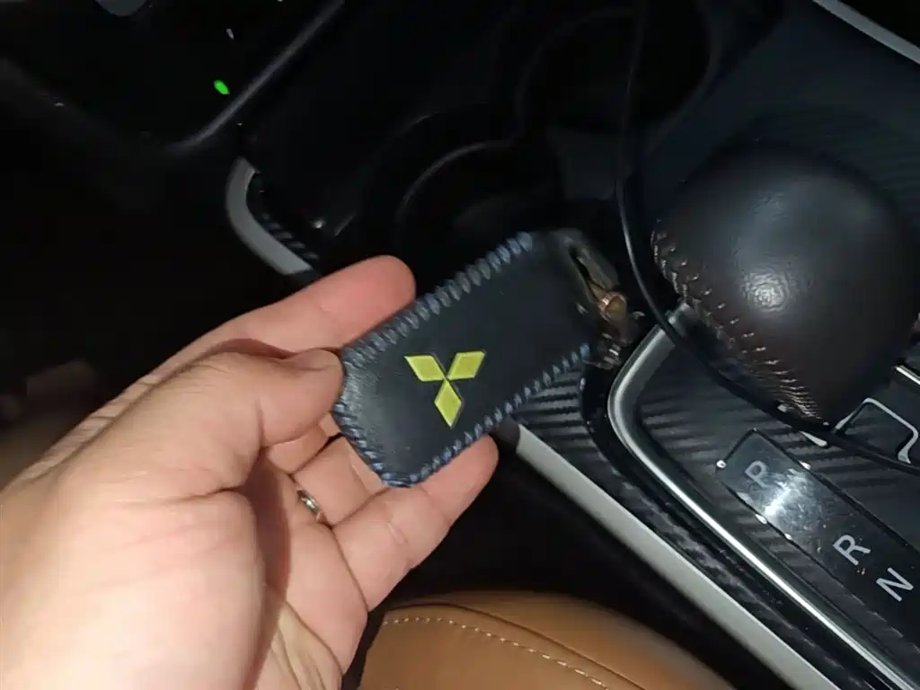 Mitsubishi Outlander 2019 2.4L 4WD Deluxe Edition 5-seater China V фото 9