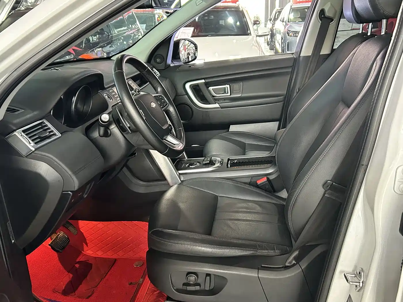 Land Rover Discovery Sport 2019 240PS SE Edition China V фото 7