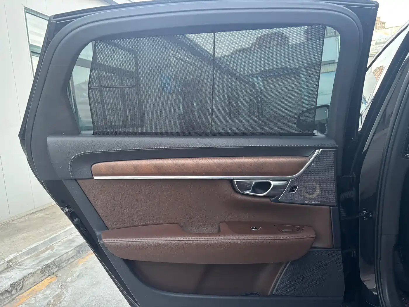 Фото 10 - Volvo S90