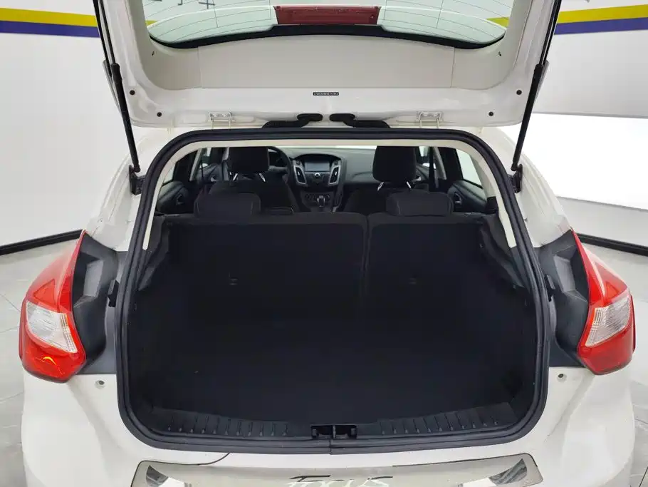 Фото 4 - Ford Focus