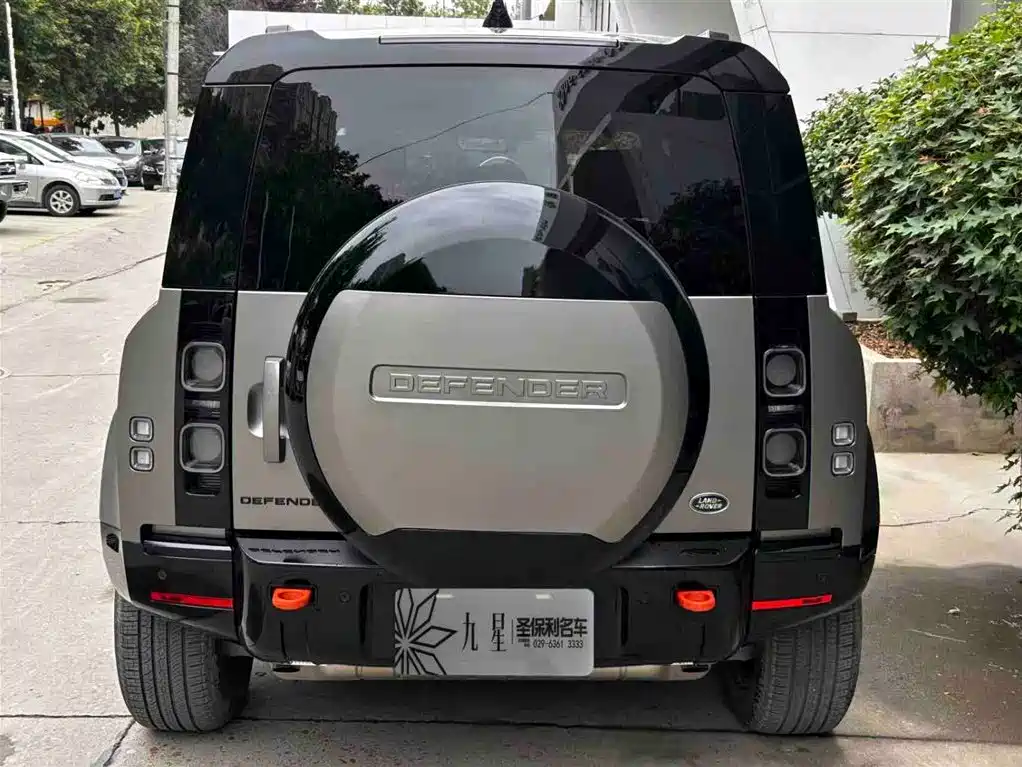 Land Rover Defender 2025 110 3.0T P400 X фото 4