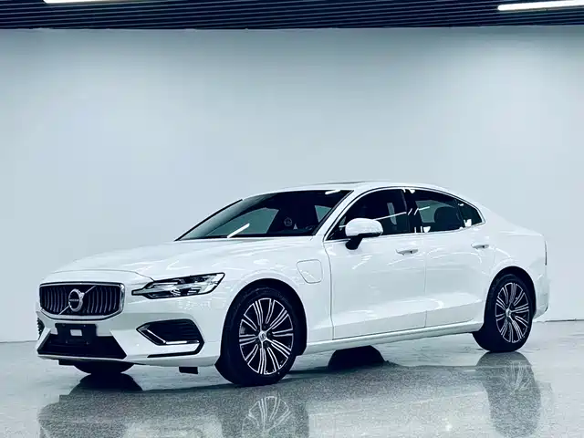 Volvo Volvo S60 Plug-in Hybrid 2020 T8 Twin Engine AWD Momentum Luxury Edition