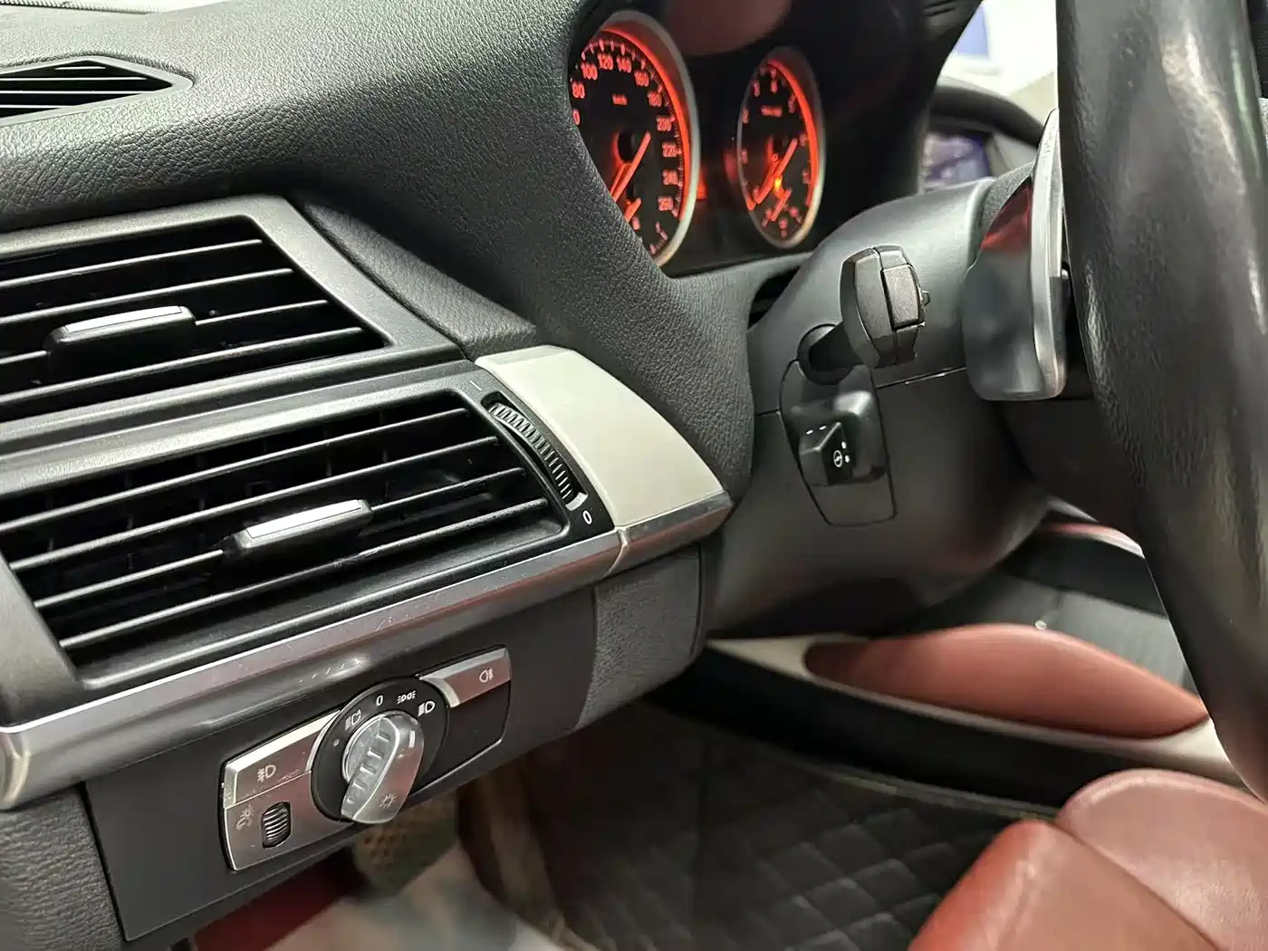 BMW X6 фото 16