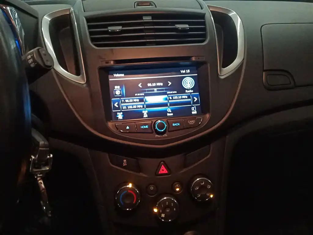 Chevrolet Trax 2016 1.4T Automatic 2WD Comfort Sunroof Edition фото 6