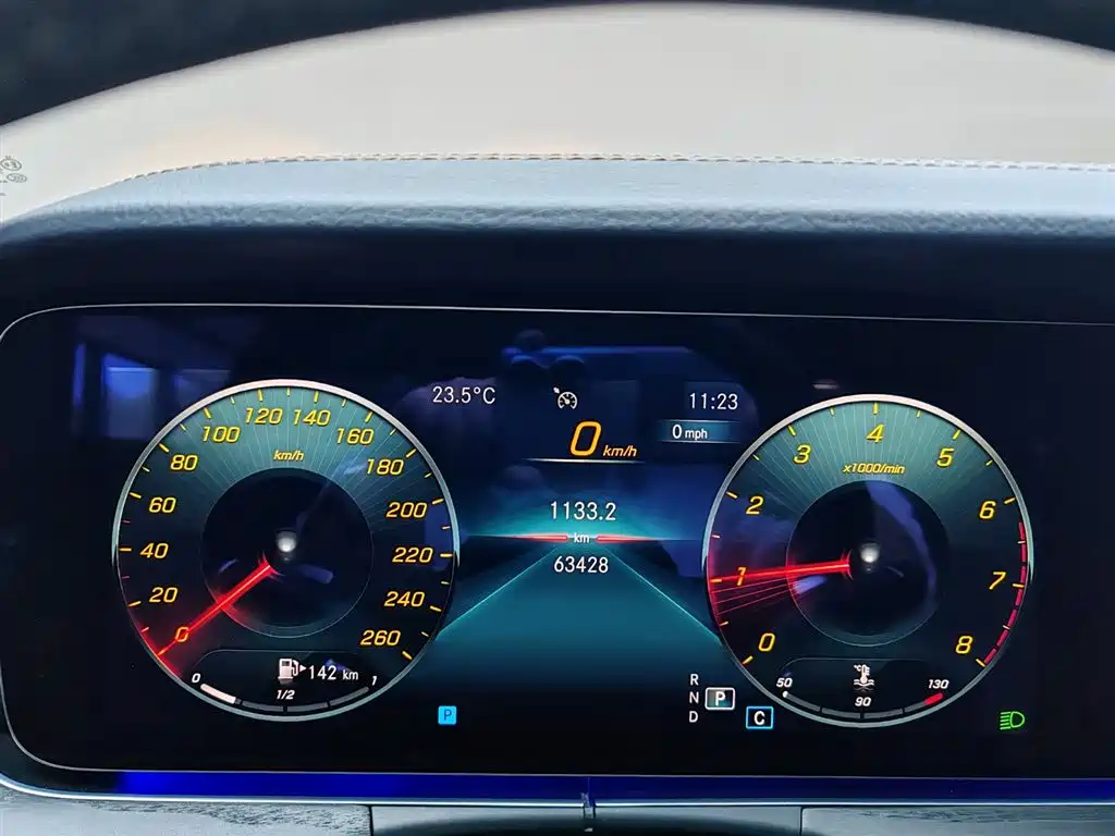 Mercedes-Benz E-Class 2023 E 300 L Sport Fashion фото 10