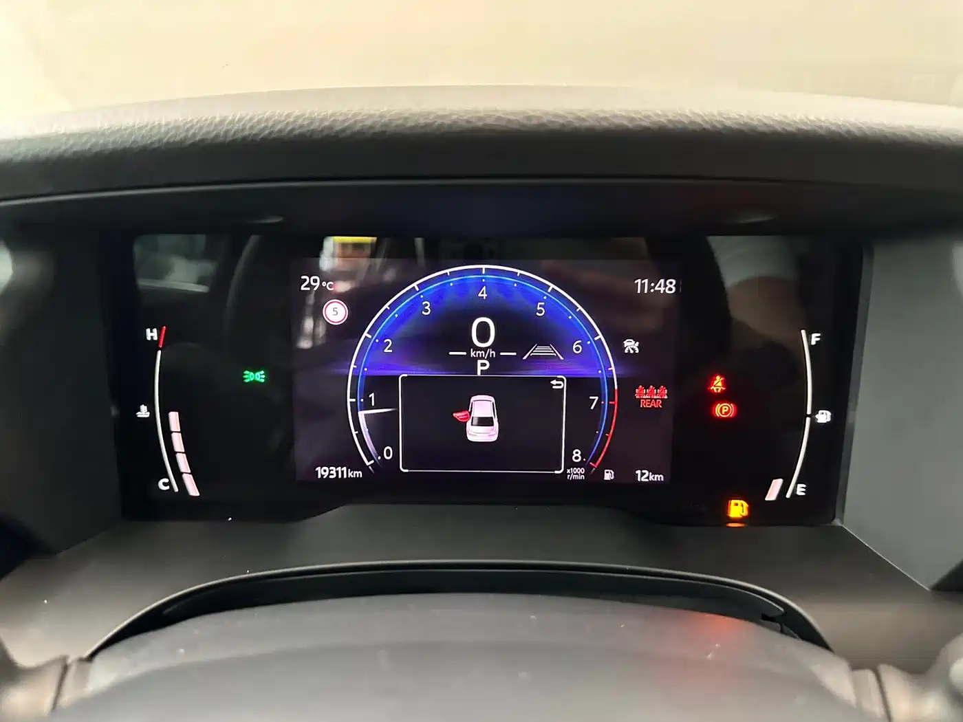 Toyota Camry 2024 2.0E Elite Edition фото 9