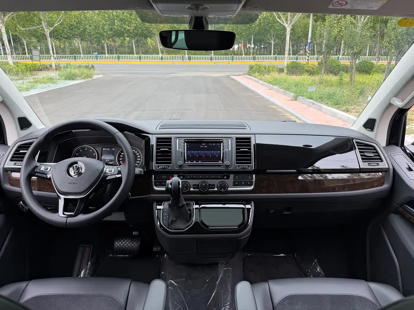 Volkswagen Multivan 2019 2019 2.0TSI 4WD Premium 7-seater