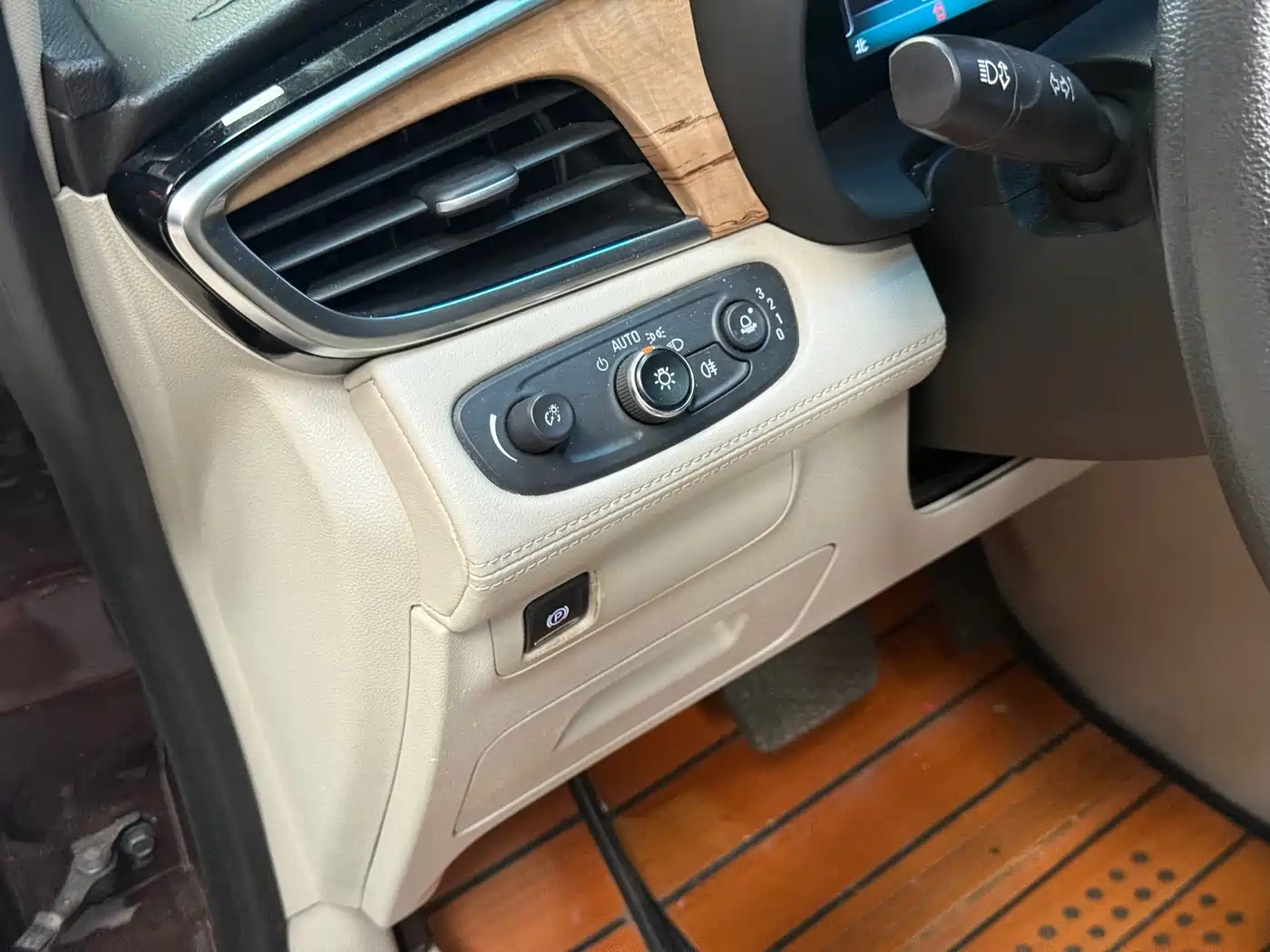Buick GL8 2017 ES 28T Comfort Type China V фото 21